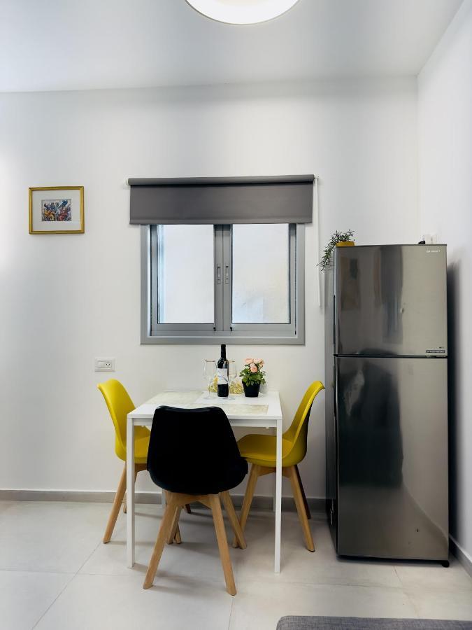 Amazing 2Rooms Apt In Bat Yam - Step By The Beach Buitenkant foto