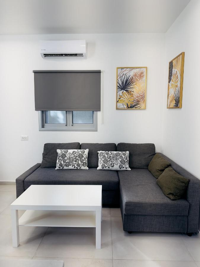Amazing 2Rooms Apt In Bat Yam - Step By The Beach Buitenkant foto