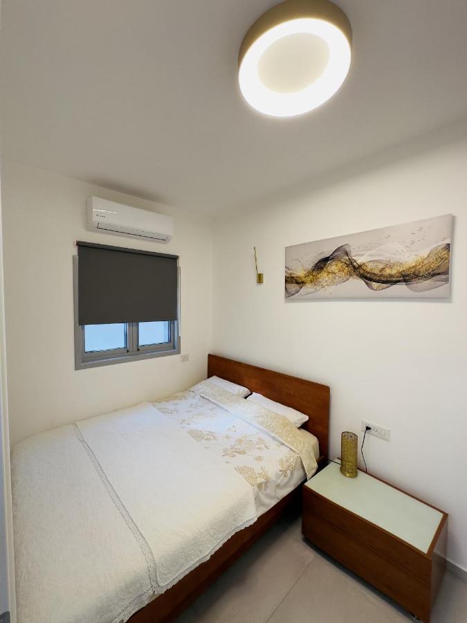 Amazing 2Rooms Apt In Bat Yam - Step By The Beach Buitenkant foto