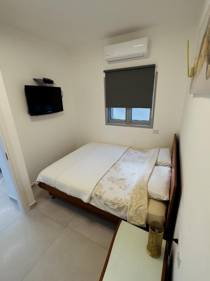Amazing 2Rooms Apt In Bat Yam - Step By The Beach Buitenkant foto