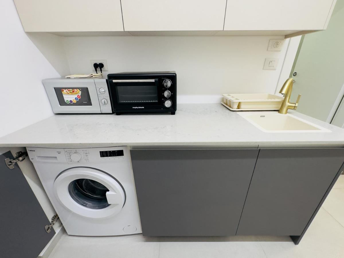 Amazing 2Rooms Apt In Bat Yam - Step By The Beach Buitenkant foto